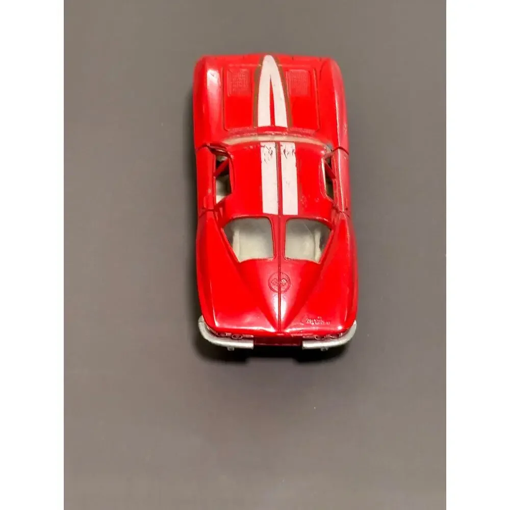 Majorette Red  '63 Corvette Sting Ray Opening Doors 1/32 Scale